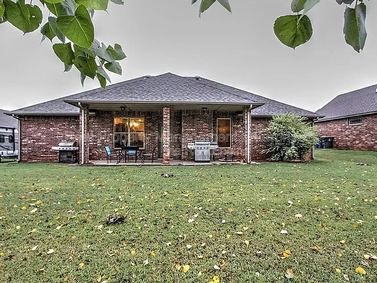 1661 Appaloosa Dr — Photo 35