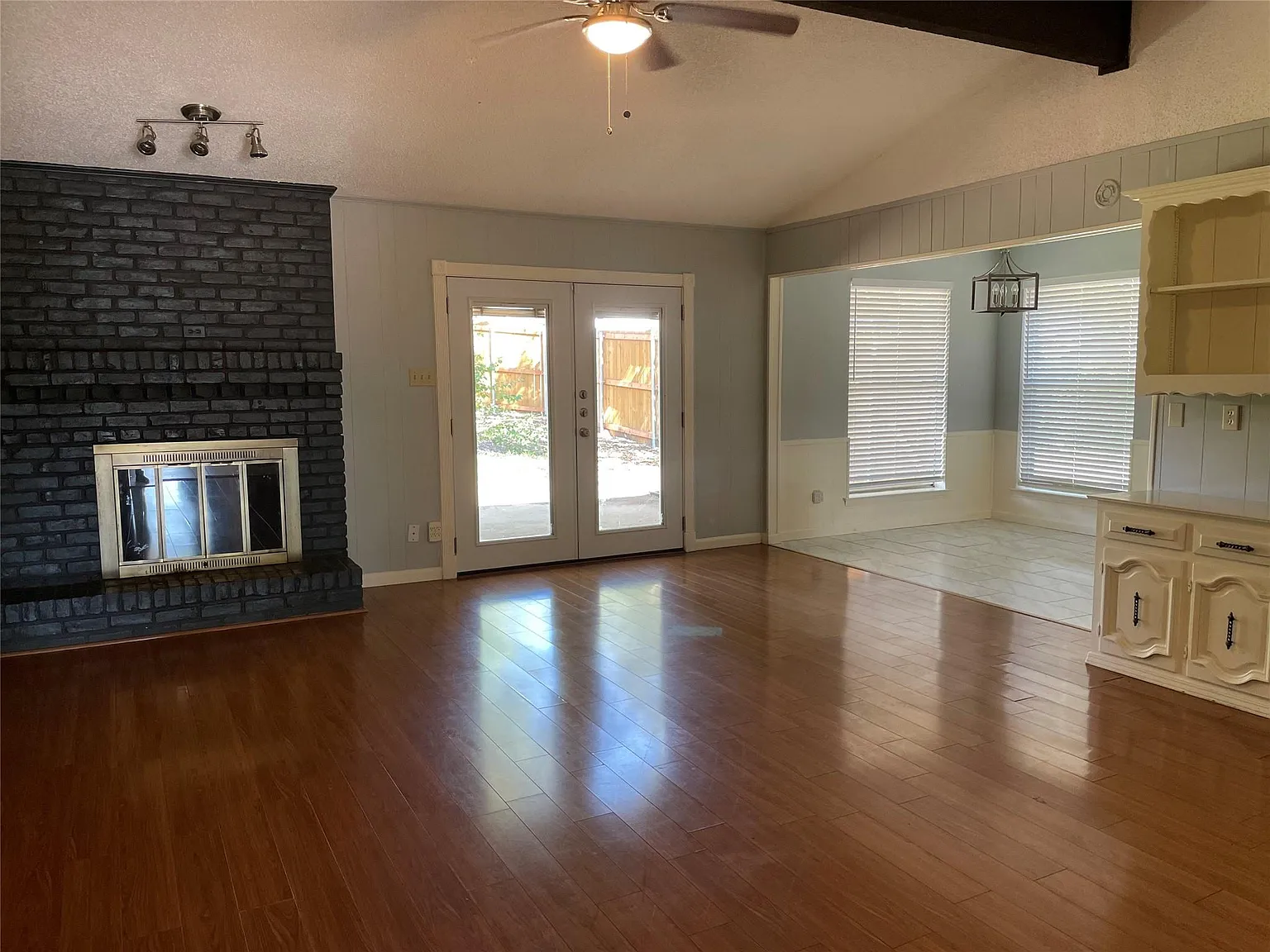 3 bed, 1871 sqft, $2,150 — Photo 3
