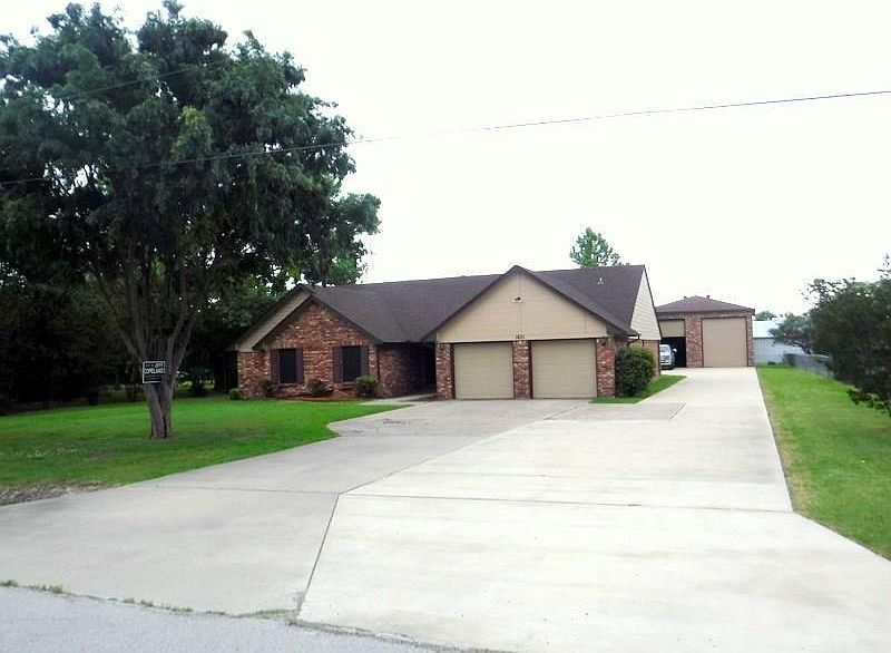 1st image of 1601 Ernie Ln