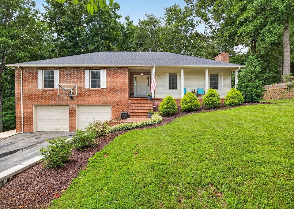 1st image of 864 Spring Valley Rd