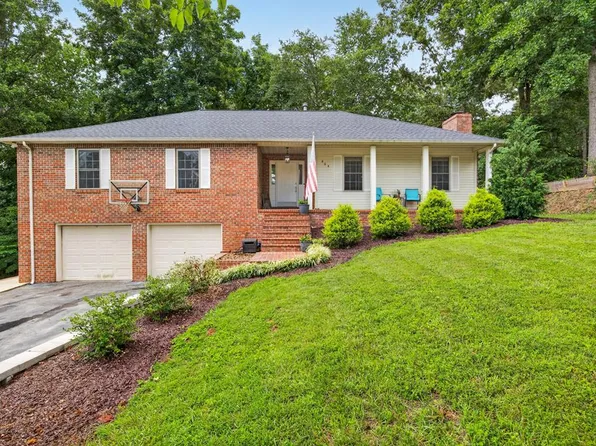 864 Spring Valley Rd, Cookeville, TN 38501