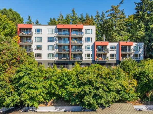 145 105th Avenue SE #11, Bellevue, WA 98004