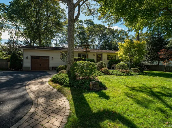 6 Rack Lane, East Setauket, NY 11733
