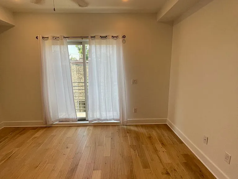 2404 Master St #2 — Photo 29