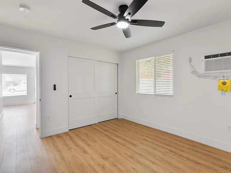 2044 S Forest Ave — Photo 12