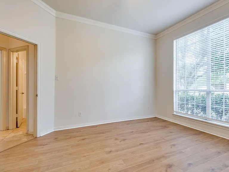 2500 Sir Tristram Ln — Photo 16