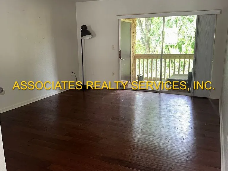 1810 NW 23rd Blvd #151 — Photo 3