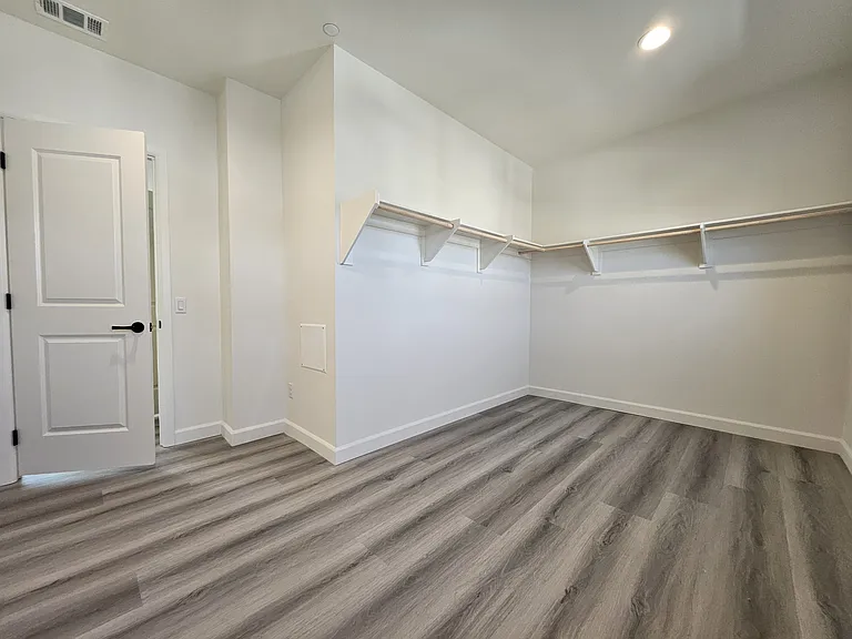 1355 Point Loma Pl — Photo 18