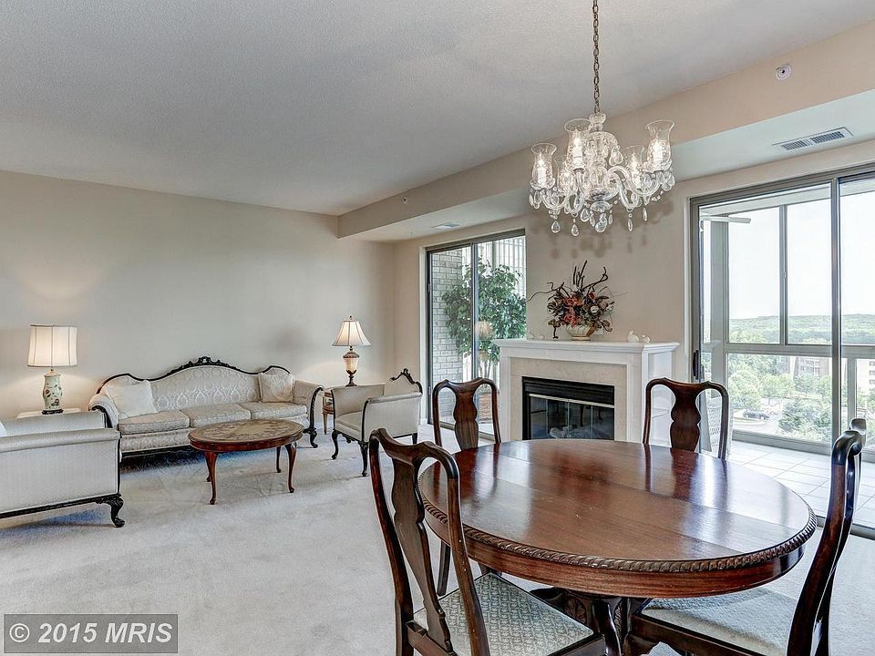 Excellent floor plan maximizes living space.