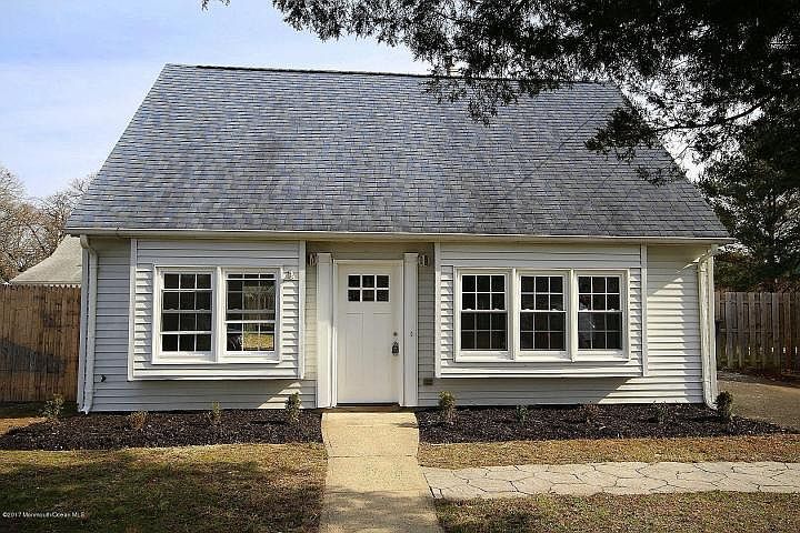 1st image of 527 Alfred Ln
