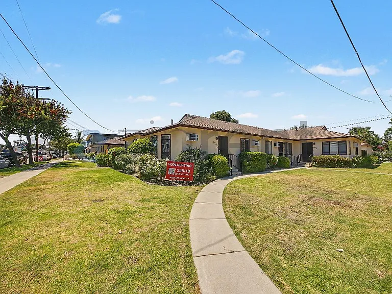 14801 Burbank Blvd — Photo 2