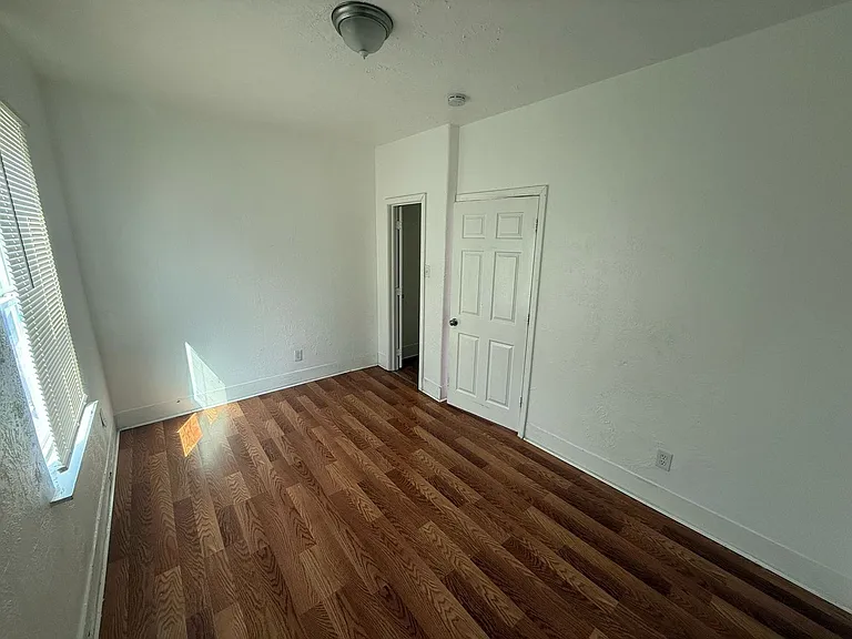 2500 Orange St — Photo 8