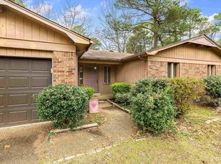 4 Apple Tree Cir, Little Rock, AR 72210