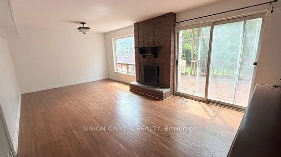 465 Hounslow Ave — Photo 31