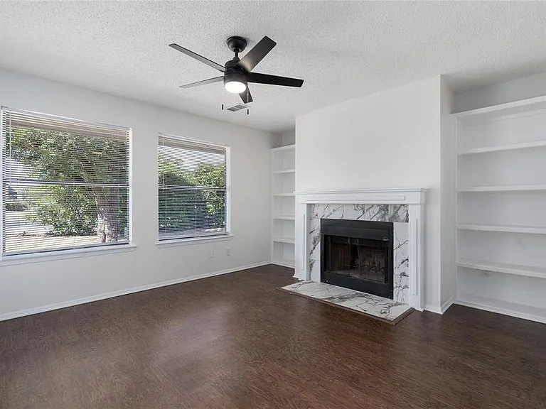2909 W Slaughter Ln #B — Photo 4