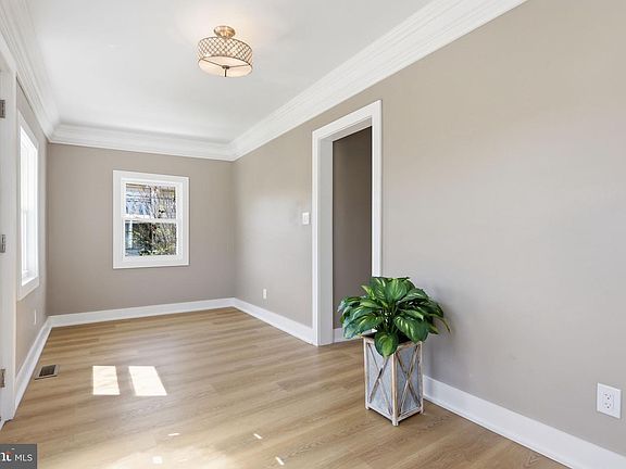 4th image of 103 Center Ave