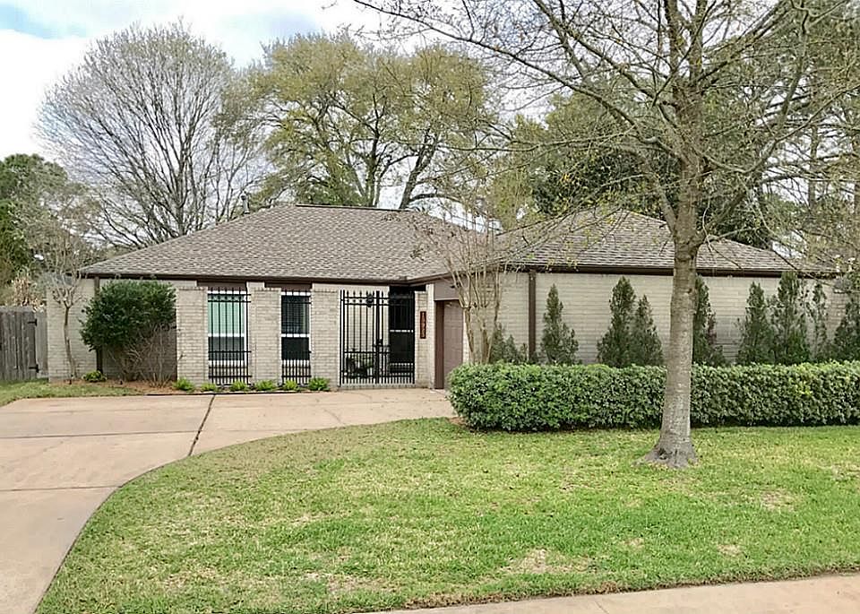 1st image of 15923 Parksley Dr