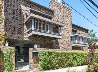 1154 W Dickens Ave, Chicago, IL 60614