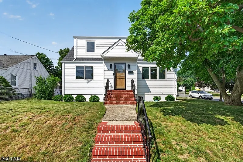 2 bed, 1.0 bath, $3,300 — Photo 1