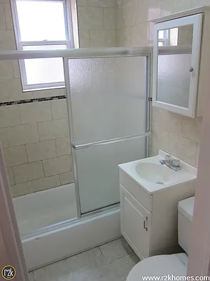 Rented by Realty 2000 Corp | media 9