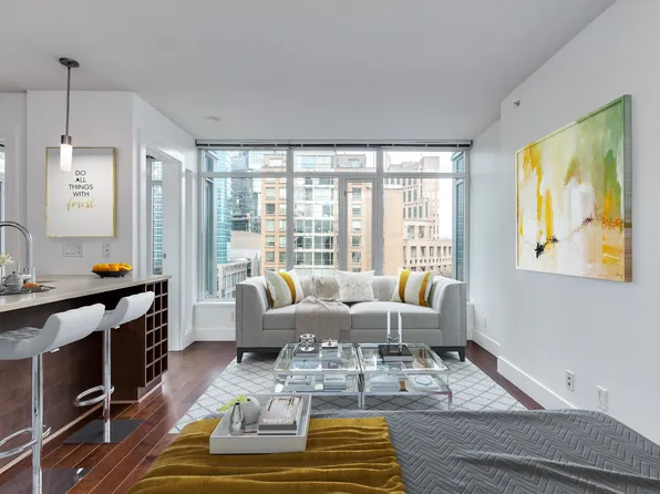 888 Homer St #1404, Vancouver, BC V6B 0H7