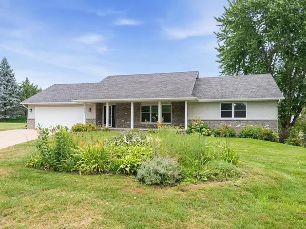 11826 Larabee Cir NE, Albertville, MN 55301