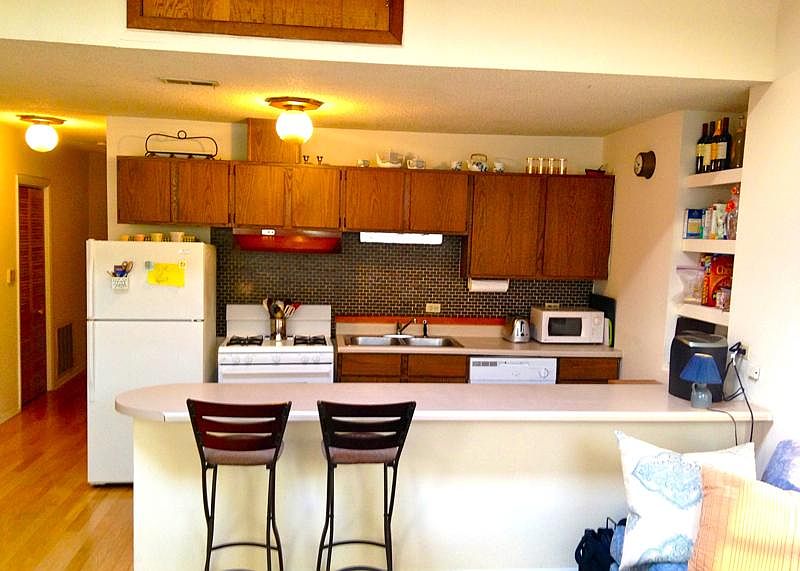1st image of 2523 N Lincoln Ave #Ce4