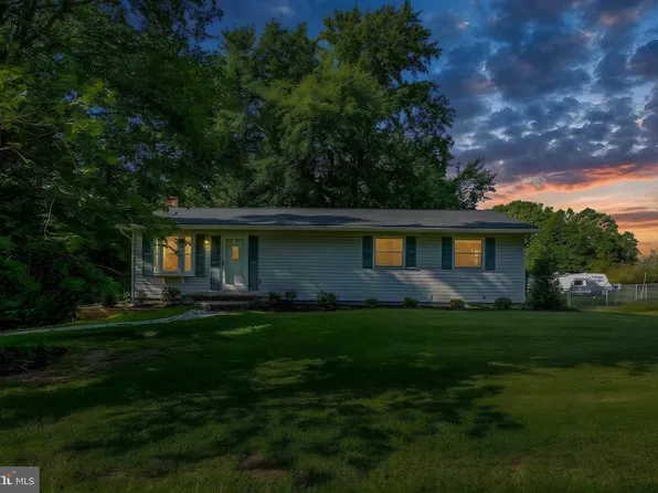 8773 Bradley Forge Dr, Manassas, VA 20112