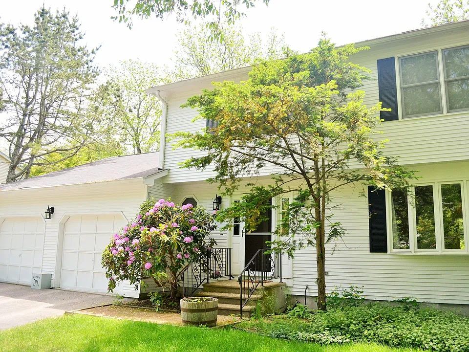 170 Ayrault Rd