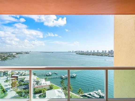 4th image of 2650 Lake Shore Dr Unit 1702