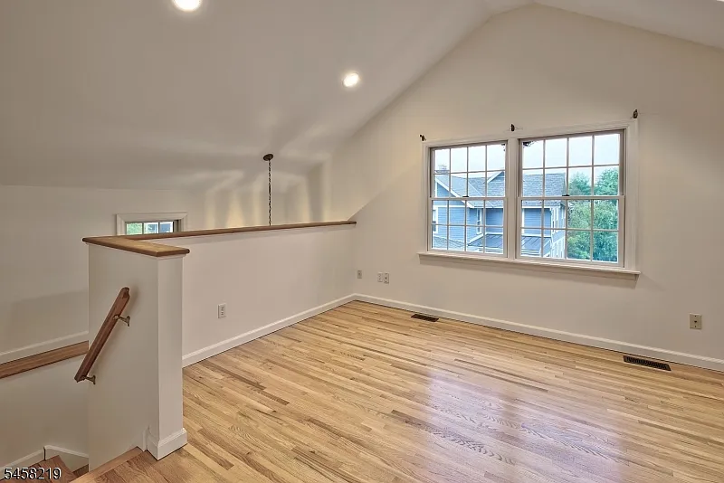 1 bed, 1.0 bath, $2,250 — Photo 2