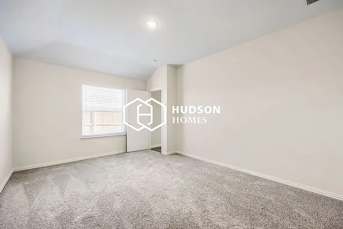 414 Rose Ave — Photo 5