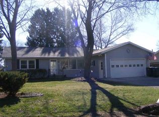 909 Lake Shore Dr, Beaver Dam, WI 53916