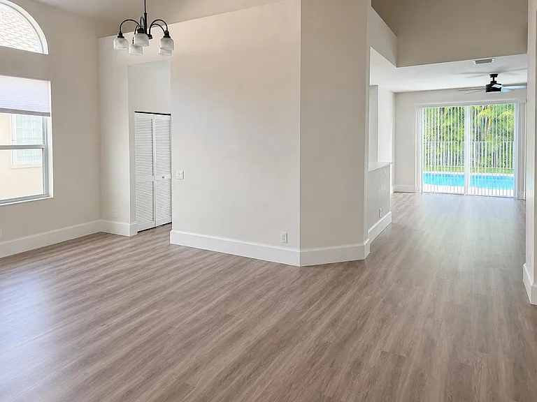 6330 NW 80th Dr — Photo 3