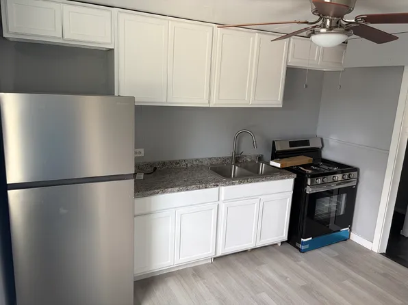2204 Ellsworth St, Westland, MI 48186