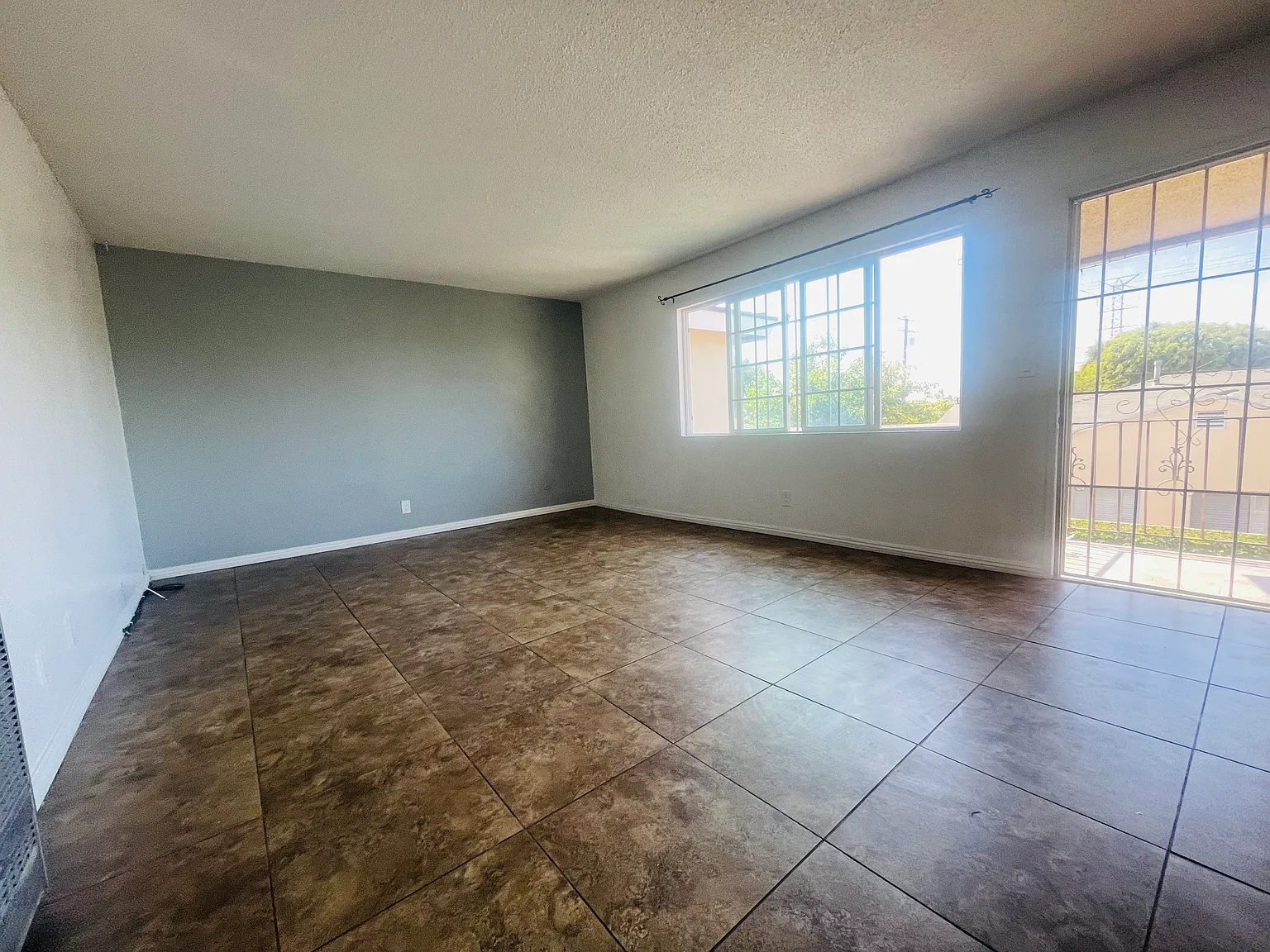 2 bed, 750 sqft, $2,275 — Photo 1