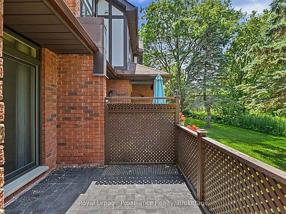 5th image of 245 Elgin St W #201