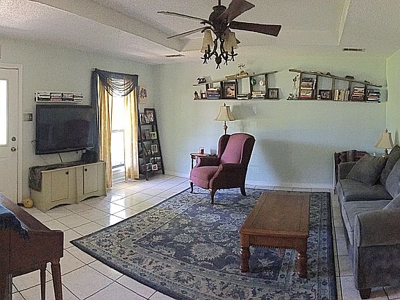 4th image of 9459 Gene Buckle Ave