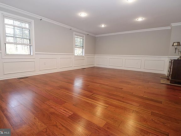 4th image of 6013 Clerkenwell Ct