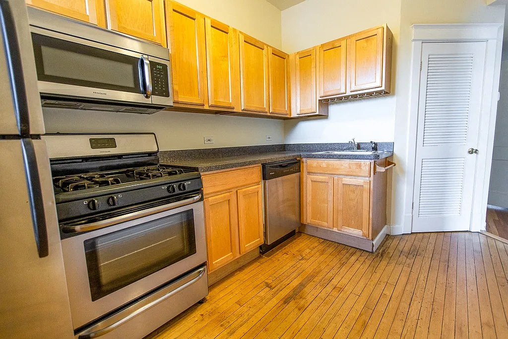 1143 W. Waveland Ave. — Photo 1