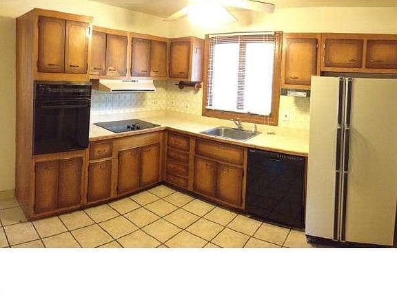 3rd image of 128 Rockrose Dr