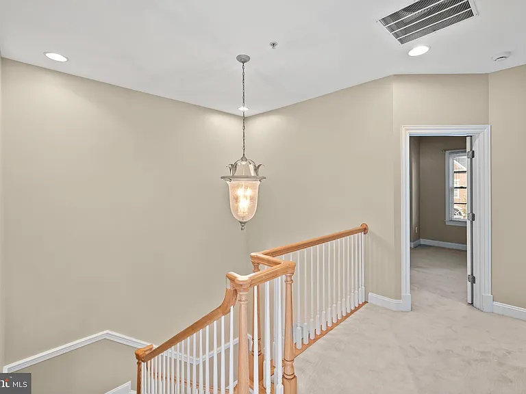 5237 Bessley Pl — Photo 52