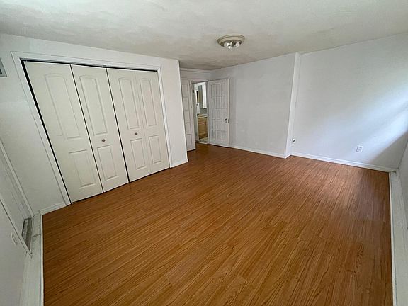 3rd image of 781 NE 16th Ave