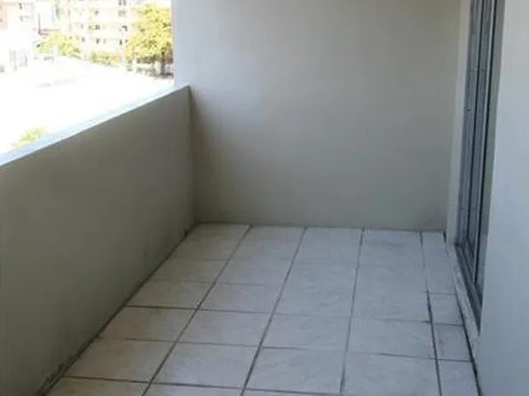 2000 Biarritz Dr APT 205, Miami Beach, FL 33141