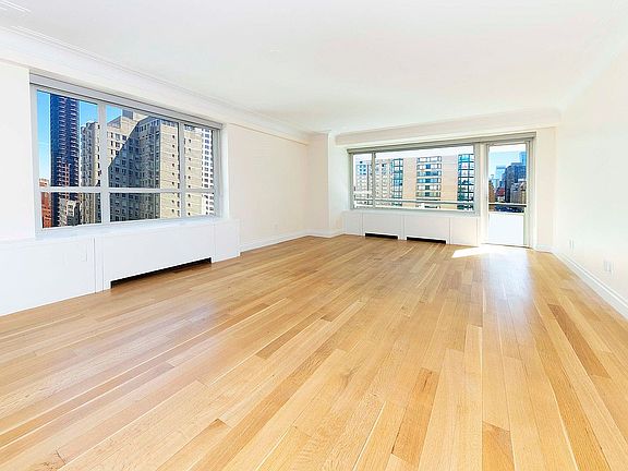 4th image of 200 E 66th St APT A1602