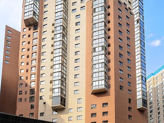 2nd image of 900 Stafford St #1710