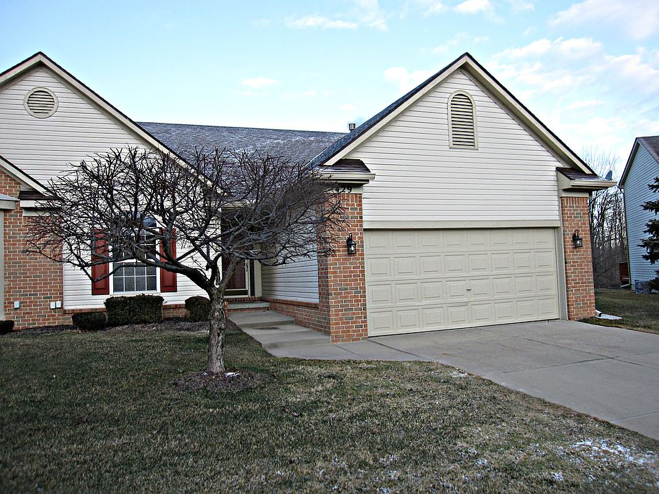 1st image of 429 N Oak Dr #1