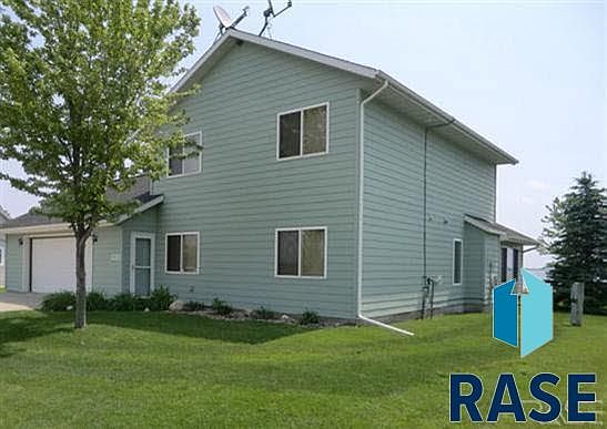 1st image of 144 W Lake Dr