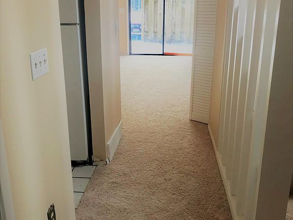 3rd image of 1 King Arthur Blvd Unit 1