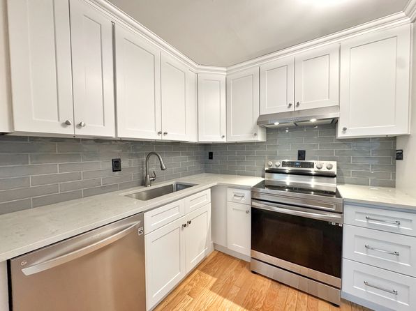 9 1/2 Fitch St Floor 2